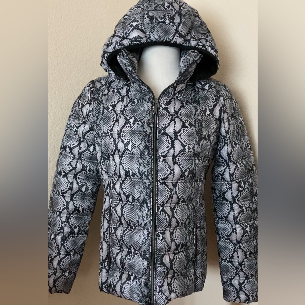 Puffer jacket packable lightweight Michael Kors jacket snake skin grey black new - Picture 10 of 11